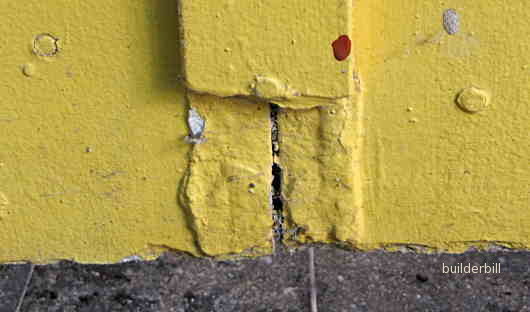 Asbestos cement sheets at the joint