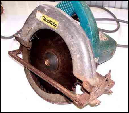 A small Makita power saw