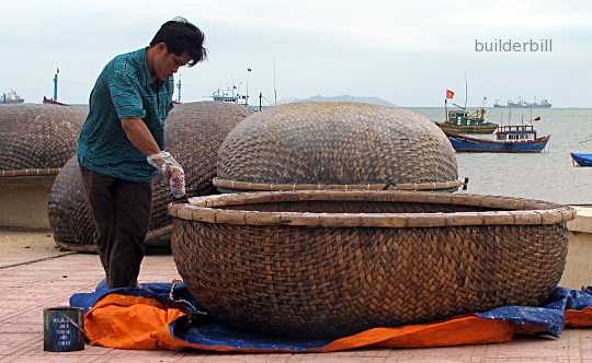 fishing boat ou of bamboo