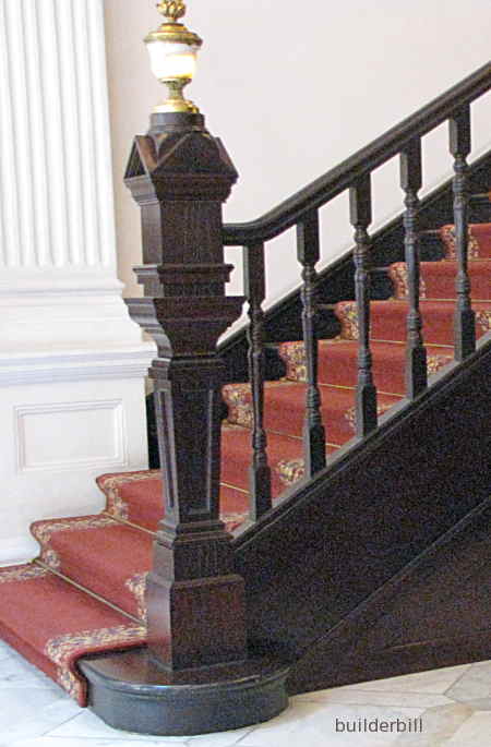 newel post.