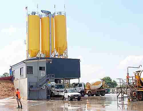 concrete batching plant for ready-mix concrete trucks