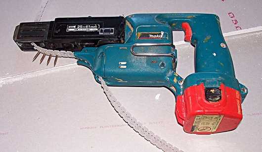 cordless makita drywall gun