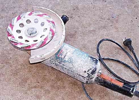makita angle grinder with 180 diamond disk