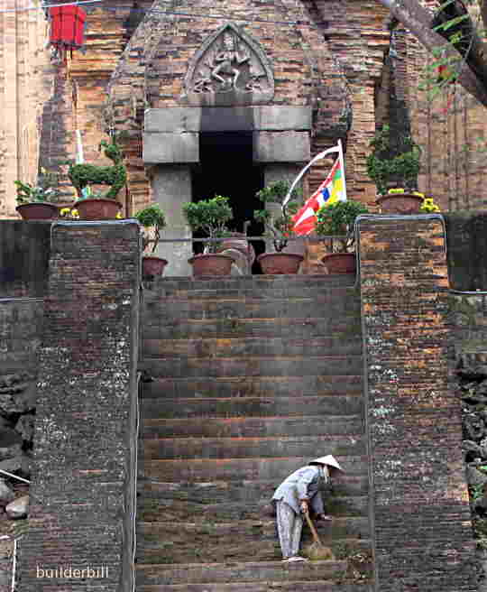po nagar, entrance to the main north  tower