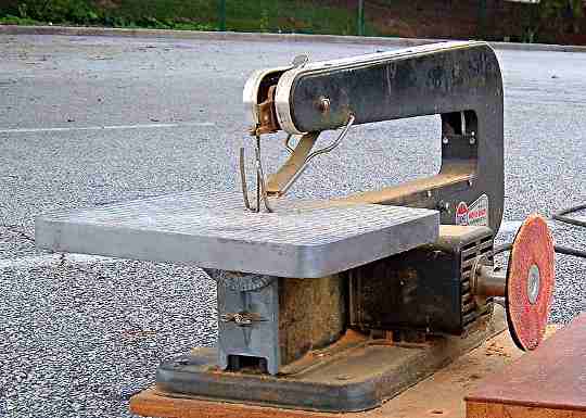 an old scroll saw