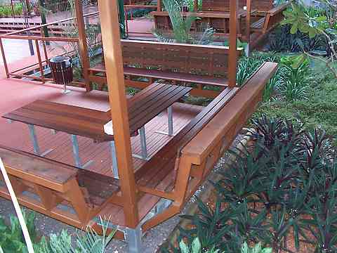 decks with seats built in