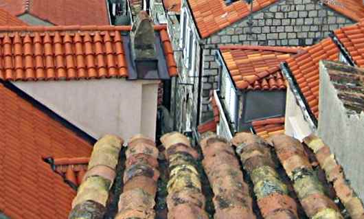 clay roof tiles in Dubrovnik