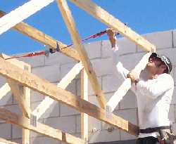 fixing a brace on a roof truss top chord